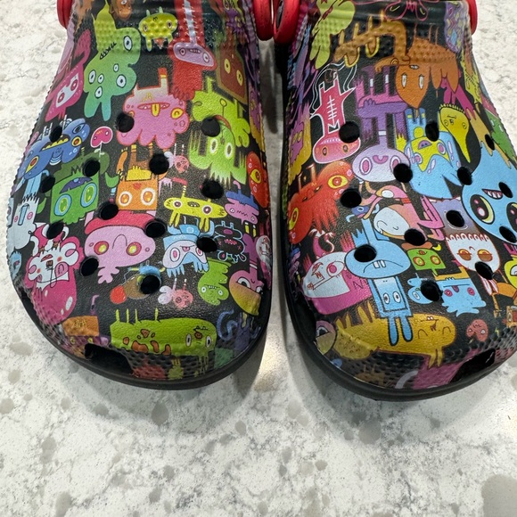 Crocs Classic Jon Burgerman all over print w/9 m/7 - Picture 8 of 8